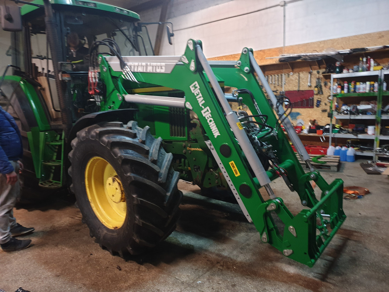 METAL-TECHNIK Ładowacz MT-03 John deere - Chargeur frontal pour tracteur pour Tracteur agricole: photos 1 METAL-TECHNIK Ładowacz MT-03 John deere - Chargeur frontal pour tracteur pour Tracteur agricole: photos 1