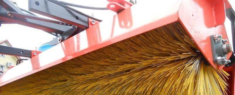 METAL-TECHNIK Zamiatarka 2m/ New Sweeper / Barredora de 2 m - Brosse pour Balayeuse de voirie: photos 2 METAL-TECHNIK Zamiatarka 2m/ New Sweeper / Barredora de 2 m - Brosse pour Balayeuse de voirie: photos 2