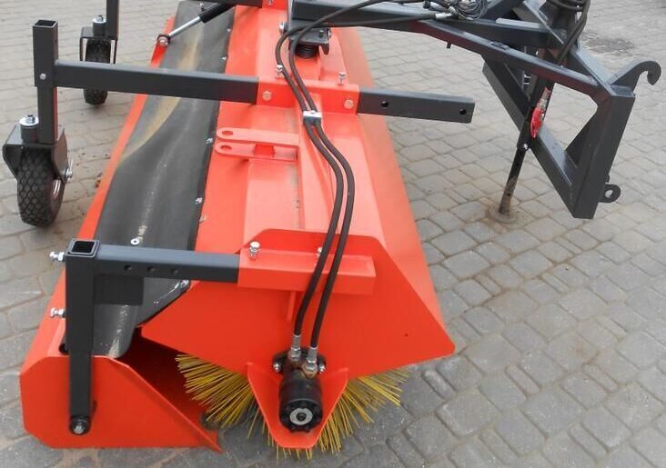 Metal-technik Sweeper/ Zamiatarka 2,4*M - Brosse pour Véhicule de voirie/ Spécial: photos 2 Metal-technik Sweeper/ Zamiatarka 2,4*M - Brosse pour Véhicule de voirie/ Spécial: photos 2