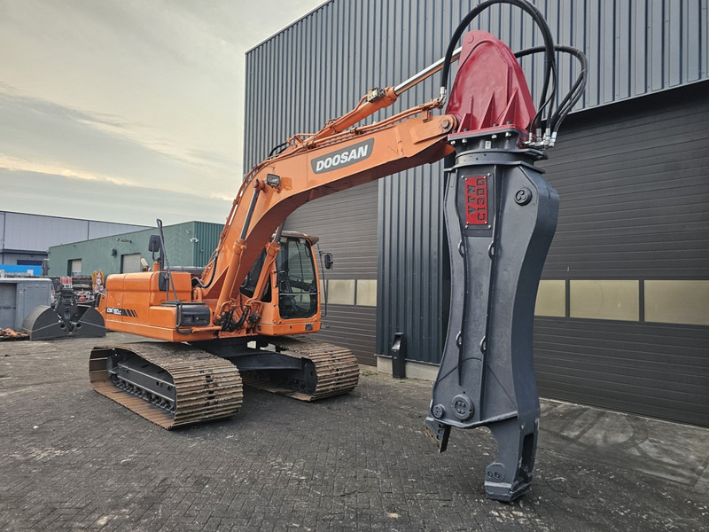 Doosan dx 180lc vtn ci labounty scrap shear genesis fortress - Pelle de manutention: photos 3 Doosan dx 180lc vtn ci labounty scrap shear genesis fortress - Pelle de manutention: photos 3