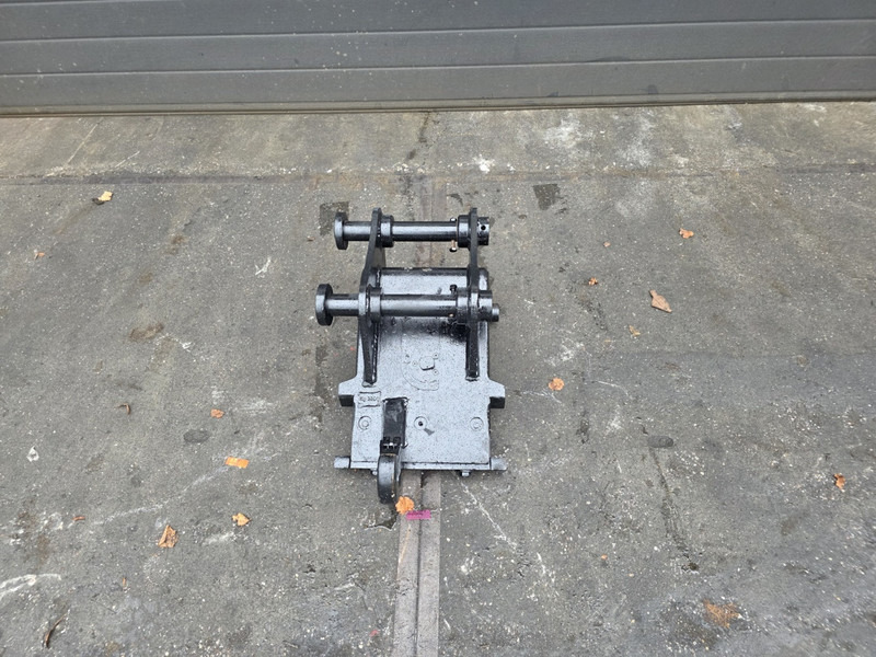 Snelwissel cw 10 mechanisch coupler verachtert cw 10 snelwissel - Attache rapide pour Engins de chantier: photos 1 Snelwissel cw 10 mechanisch coupler verachtert cw 10 snelwissel - Attache rapide pour Engins de chantier: photos 1