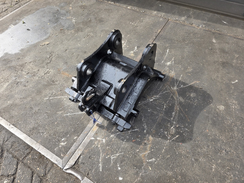 Snelwissel cw30 cw 40 verachtert coupler verachtert cw30 cw 40 - Attache rapide pour Engins de chantier: photos 1 Snelwissel cw30 cw 40 verachtert coupler verachtert cw30 cw 40 - Attache rapide pour Engins de chantier: photos 1