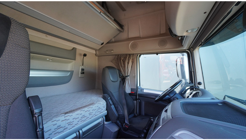 DAF XF460 8X2 HOOKARM SYSTEM TRUCK - Camion ampliroll: photos 5 DAF XF460 8X2 HOOKARM SYSTEM TRUCK - Camion ampliroll: photos 5