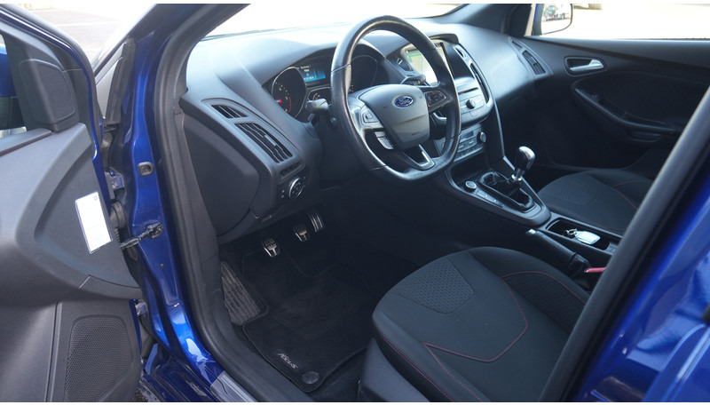 Ford Focus WAGON 1.5TDCI ST-Line - Minibus, Transport de personnes: photos 5 Ford Focus WAGON 1.5TDCI ST-Line - Minibus, Transport de personnes: photos 5