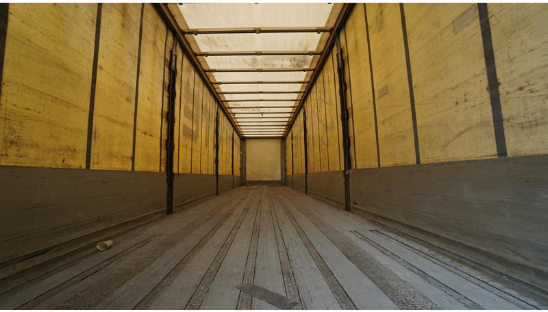 Groenewegen 3 AXLE CURTAINSIDE TRAILER - Semi-remorque rideaux coulissants: photos 4 Groenewegen 3 AXLE CURTAINSIDE TRAILER - Semi-remorque rideaux coulissants: photos 4