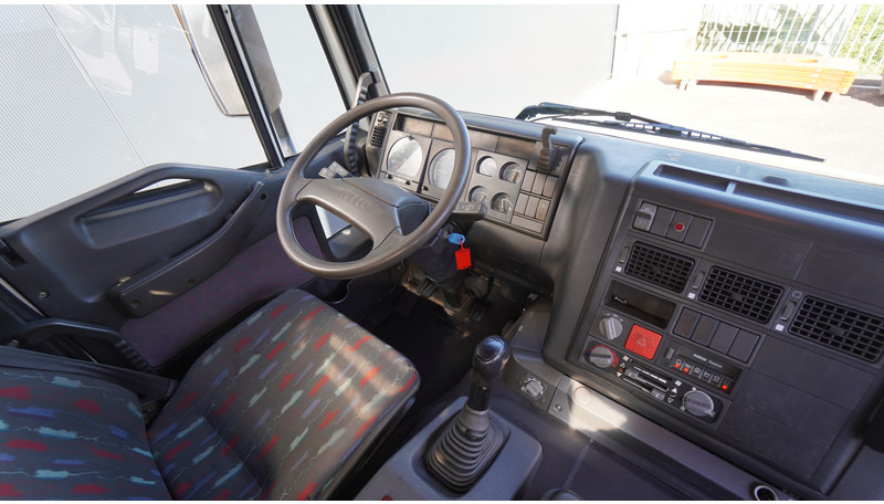 Iveco EUROTRAKKER CURSOR 350 6X4 FALTBED WITH PALFINGER PK 20002 CRANE - Camion grue: photos 5 Iveco EUROTRAKKER CURSOR 350 6X4 FALTBED WITH PALFINGER PK 20002 CRANE - Camion grue: photos 5