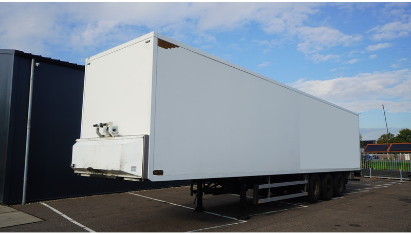 Jumbo 3 AXLE CLOSED BOX - Semi-remorque fourgon: photos 2 Jumbo 3 AXLE CLOSED BOX - Semi-remorque fourgon: photos 2
