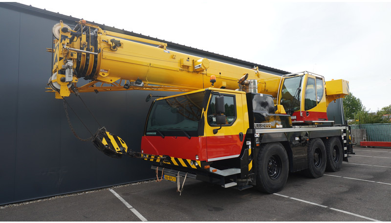 Liebherr LTM 1050-3.1 6X4X6 WITH JIB VARIOBASE - Camion grue: photos 4 Liebherr LTM 1050-3.1 6X4X6 WITH JIB VARIOBASE - Camion grue: photos 4