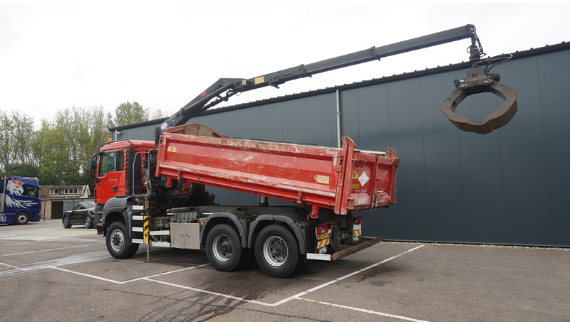 MAN TGS 28.400 6X6 2 SIDE TIPPER WITH HMF 1643 CRANE 376.400KM - Camion grue: photos 4 MAN TGS 28.400 6X6 2 SIDE TIPPER WITH HMF 1643 CRANE 376.400KM - Camion grue: photos 4