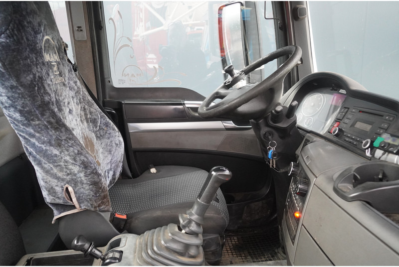 MAN TGS 35.400 8x4 HOOKARM SYSTEM MANUAL GEARBOX - Camion ampliroll: photos 5 MAN TGS 35.400 8x4 HOOKARM SYSTEM MANUAL GEARBOX - Camion ampliroll: photos 5