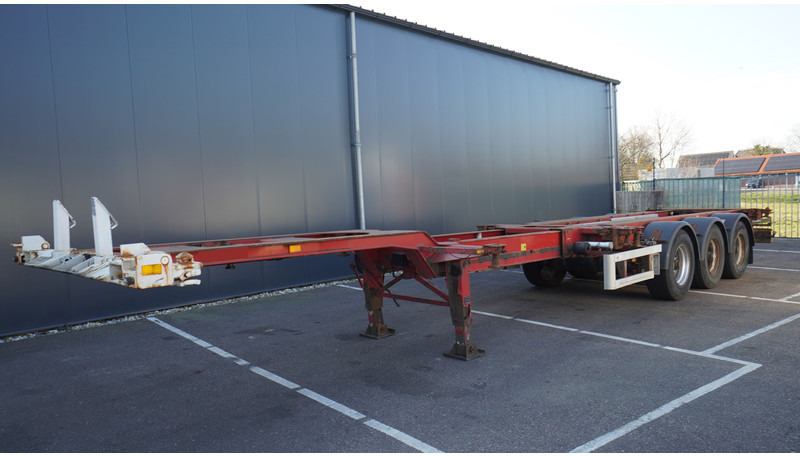 Renders 3 AXLE EXTENDABLE CONTAINER TRANSPORT TRAILER - Semi-remorque porte-conteneur/ Caisse mobile: photos 2 Renders 3 AXLE EXTENDABLE CONTAINER TRANSPORT TRAILER - Semi-remorque porte-conteneur/ Caisse mobile: photos 2