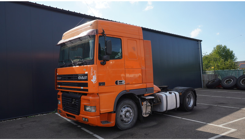 DAF XF 95.380 SC MANUAL GEARBOX - Tracteur routier: photos 4 DAF XF 95.380 SC MANUAL GEARBOX - Tracteur routier: photos 4