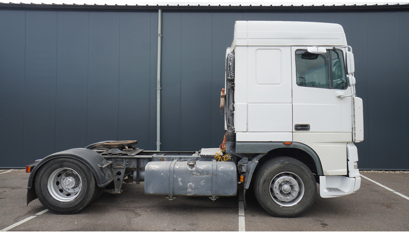 DAF XF 95.380 SC MANUAL GEARBOX - Tracteur routier: photos 2 DAF XF 95.380 SC MANUAL GEARBOX - Tracteur routier: photos 2