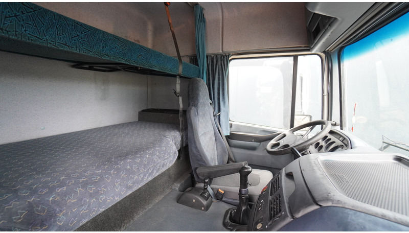 DAF XF 95.380 SC MANUAL GEARBOX - Tracteur routier: photos 5 DAF XF 95.380 SC MANUAL GEARBOX - Tracteur routier: photos 5