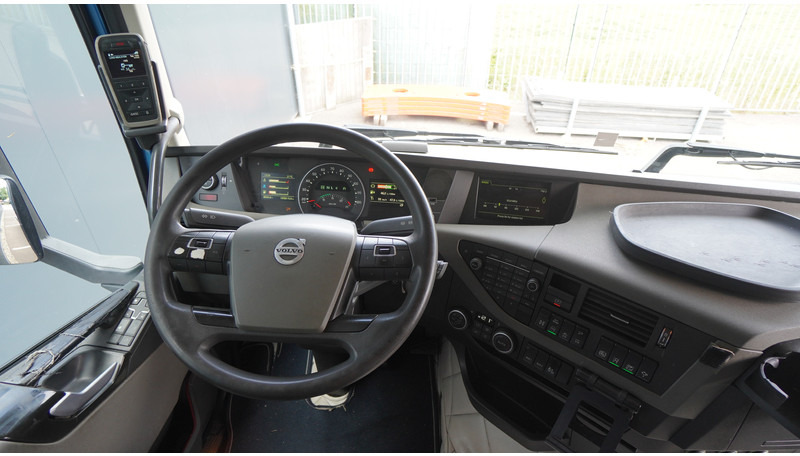 Volvo FH 540 6X4 EURO 6 GLOBETROTTER - Tracteur routier: photos 5 Volvo FH 540 6X4 EURO 6 GLOBETROTTER - Tracteur routier: photos 5