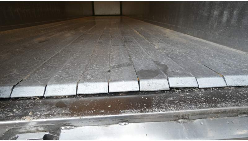 Kraker 3 AXLE WALKING FLOOR TRAILER - Semi-remorque à fond mouvant: photos 5 Kraker 3 AXLE WALKING FLOOR TRAILER - Semi-remorque à fond mouvant: photos 5