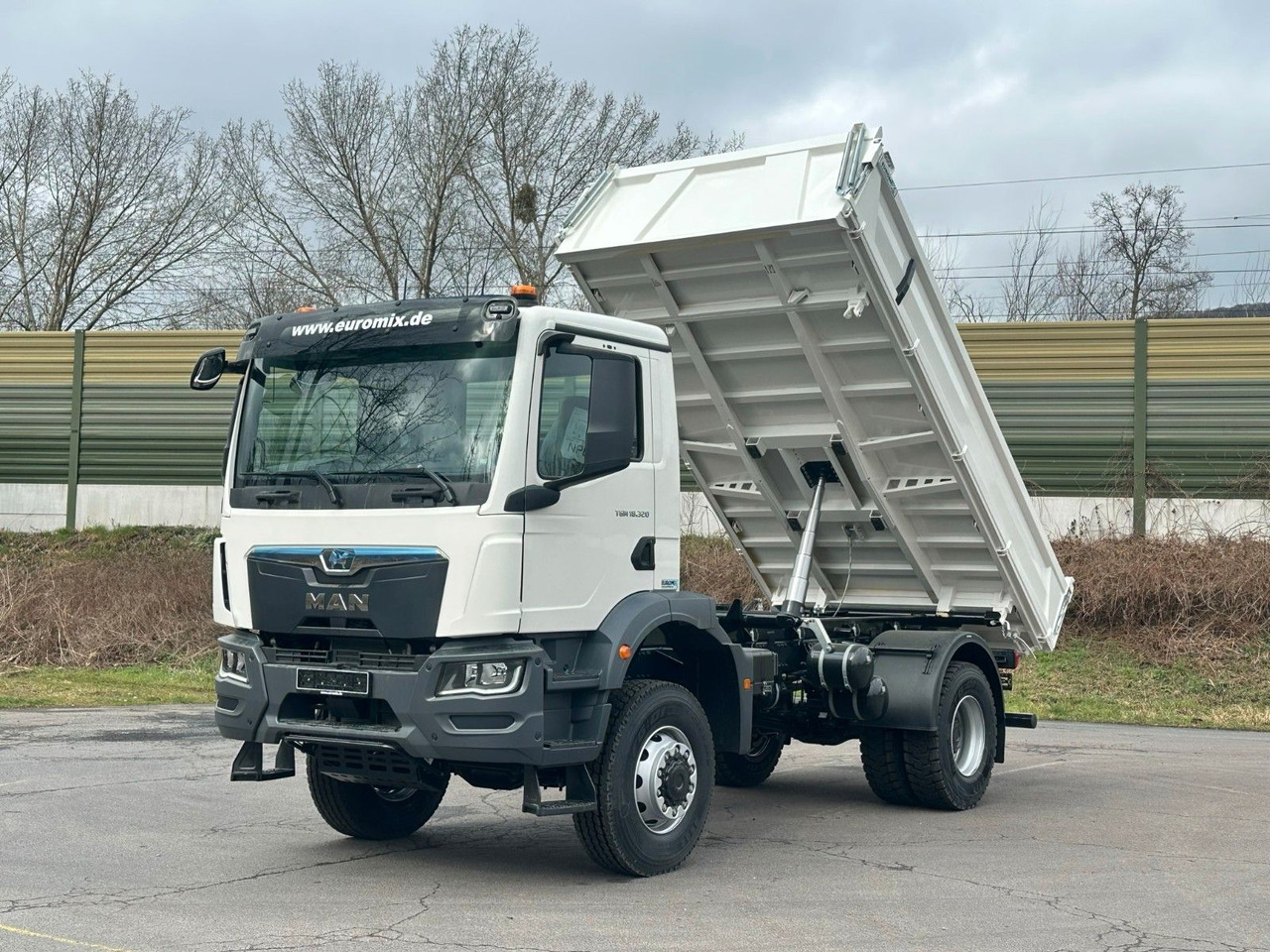 MAN TGM 18.320 4X4 Euro 6e Euromix 3-Seiten-Kipper - Camion benne: photos 2 MAN TGM 18.320 4X4 Euro 6e Euromix 3-Seiten-Kipper - Camion benne: photos 2