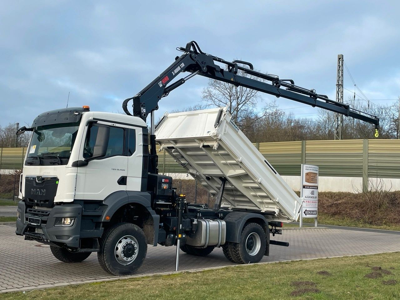 MAN TGS 18.400 TG3 4x4 Euro6e Hiab X-HiDuo 138DS-4 MAN TGS 18.400 TG3 4x4 Euro6e Hiab X-HiDuo 138DS-4 - Camion benne, Camion grue: photos 4 MAN TGS 18.400 TG3 4x4 Euro6e Hiab X-HiDuo 138DS-4 MAN TGS 18.400 TG3 4x4 Euro6e Hiab X-HiDuo 138DS-4 - Camion benne, Camion grue: photos 4