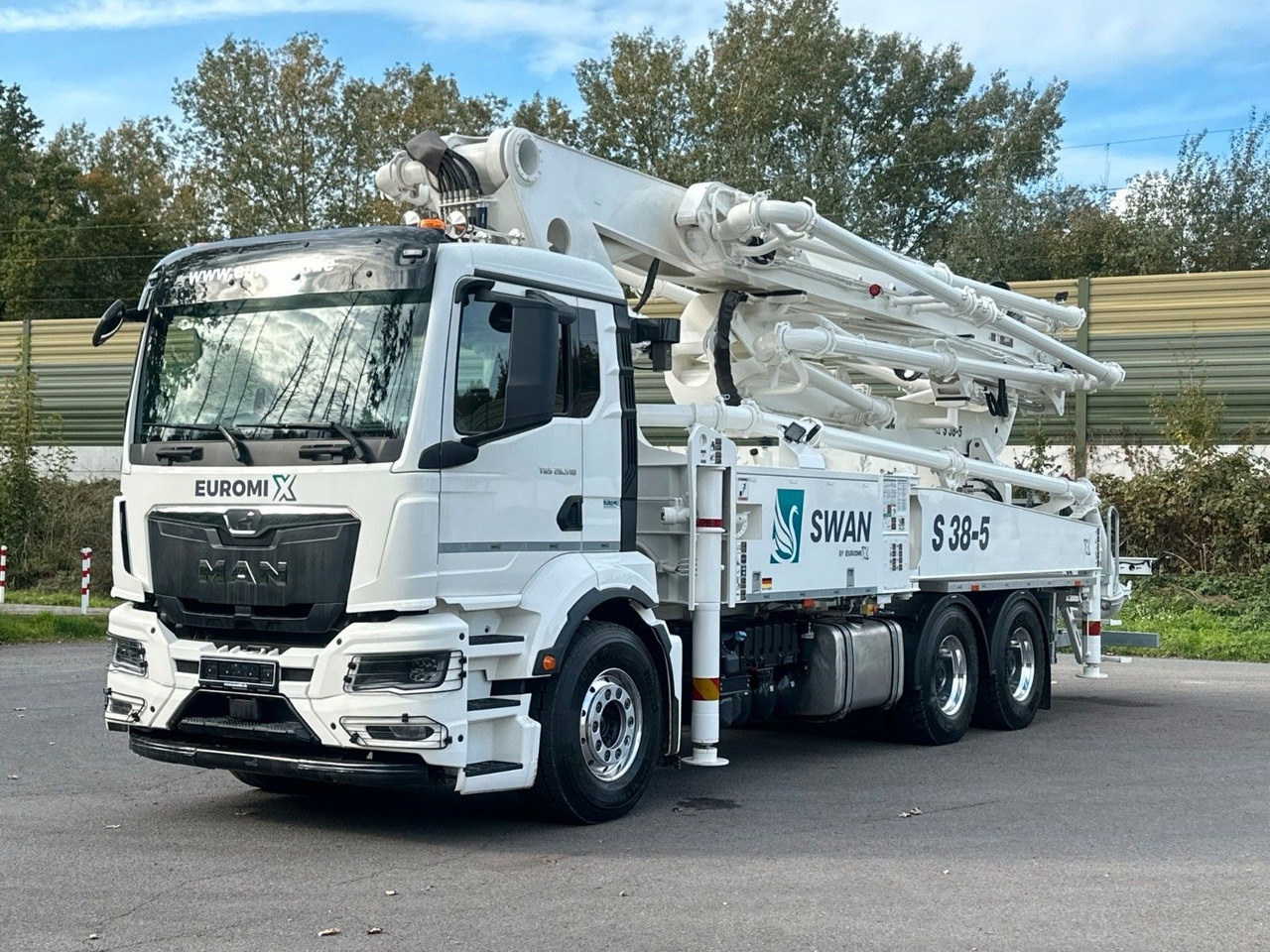 MAN TGS 26.510 6x4 SWAN TSP 38-5 160RZ ( 38m ) - Camion malaxeur: photos 2 MAN TGS 26.510 6x4 SWAN TSP 38-5 160RZ ( 38m ) - Camion malaxeur: photos 2