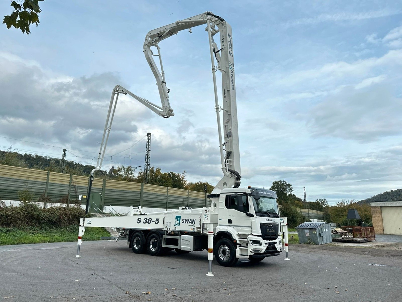 MAN TGS 26.510 6x4 SWAN TSP 38-5 160RZ ( 38m ) - Camion pompe: photos 1 MAN TGS 26.510 6x4 SWAN TSP 38-5 160RZ ( 38m ) - Camion pompe: photos 1