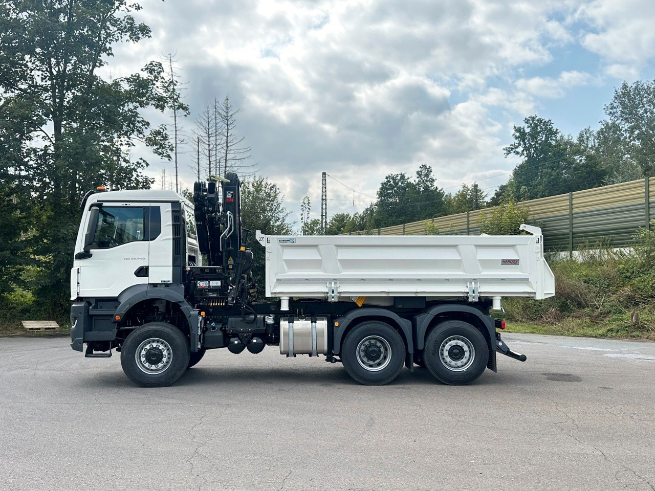 MAN TGS 28.440 6x4-4/3-Seiten- Kipper / Hiab 138-3 - Camion benne, Camion grue: photos 3 MAN TGS 28.440 6x4-4/3-Seiten- Kipper / Hiab 138-3 - Camion benne, Camion grue: photos 3