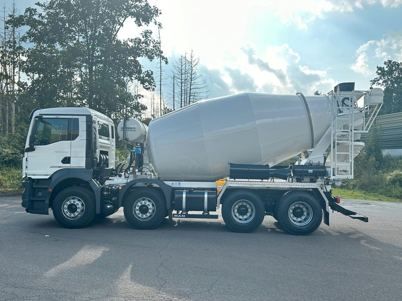 MAN TGS 32.440 8x4 / Euromix MTP EM 9 L MAN TGS 32.440 8x4 / Euromix MTP EM 9 L - Camion malaxeur: photos 4 MAN TGS 32.440 8x4 / Euromix MTP EM 9 L MAN TGS 32.440 8x4 / Euromix MTP EM 9 L - Camion malaxeur: photos 4