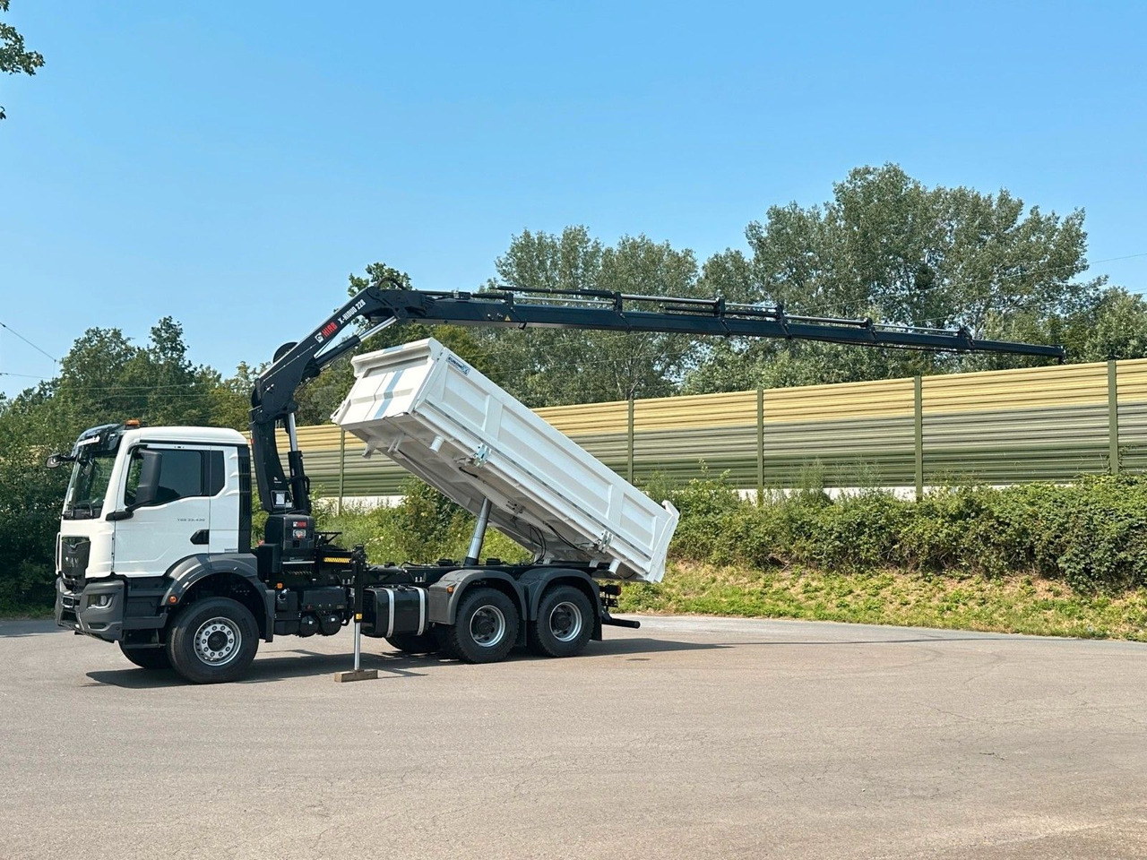 MAN TGS 33.440 6x4 /3-Seiten- Kipper / HIAB 228-6 - Camion benne, Camion grue: photos 3 MAN TGS 33.440 6x4 /3-Seiten- Kipper / HIAB 228-6 - Camion benne, Camion grue: photos 3