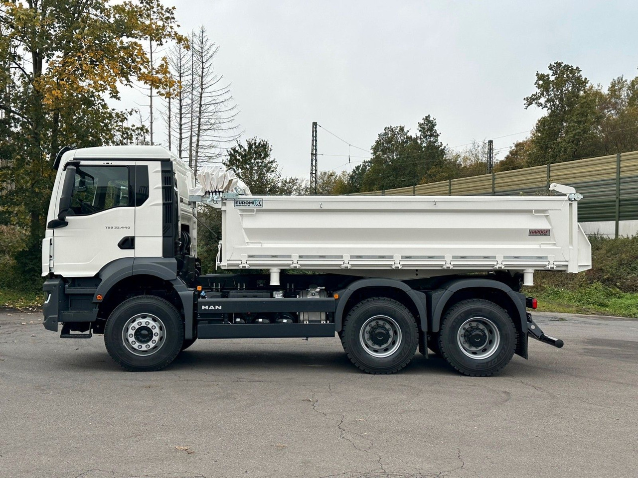 MAN TGS 33.440 6x4 /Euro6 3-Seiten-Kipper EuromixMTP - Camion benne: photos 3 MAN TGS 33.440 6x4 /Euro6 3-Seiten-Kipper EuromixMTP - Camion benne: photos 3
