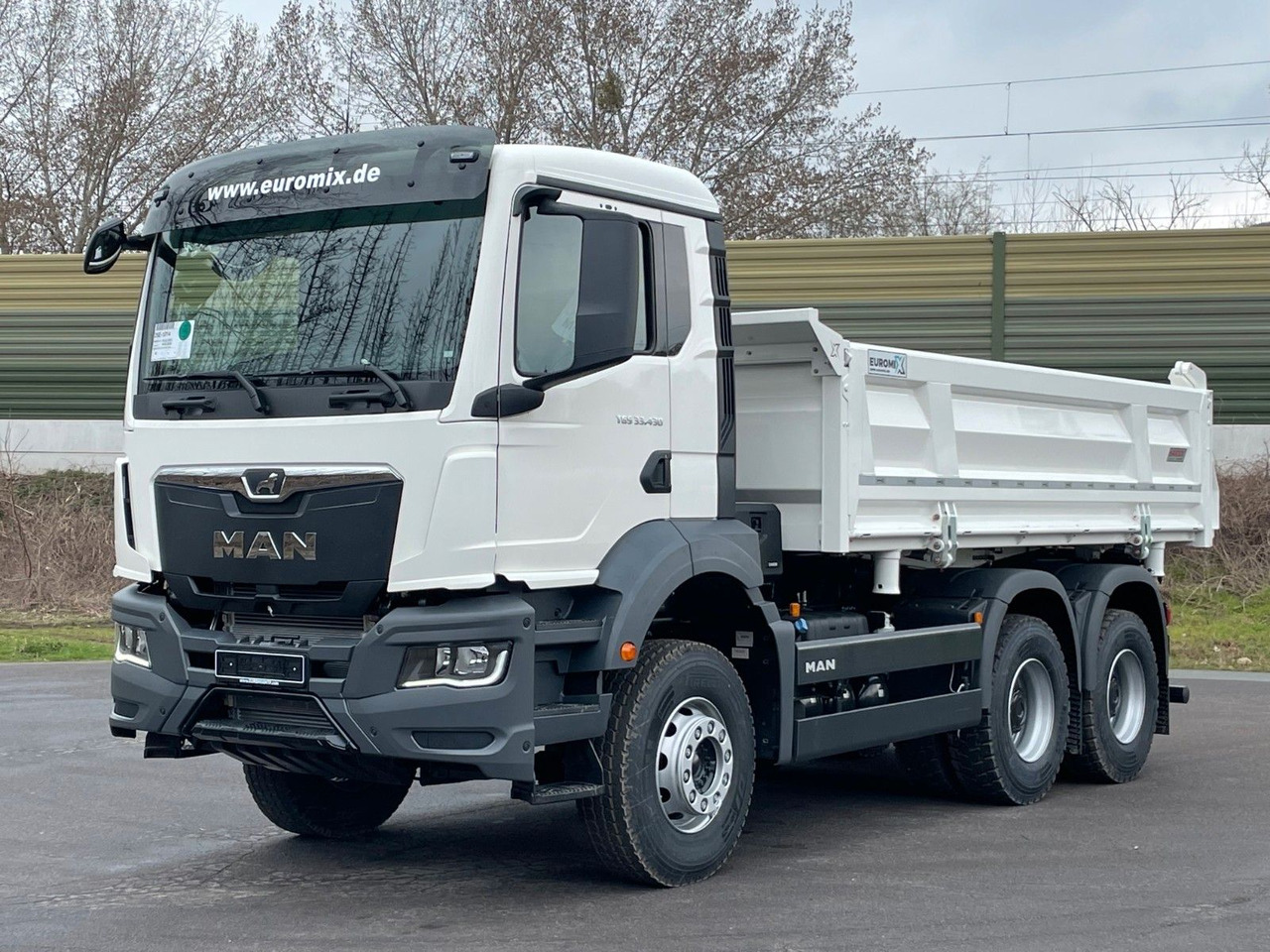 MAN TGS 33.440 6x4 /Euro6 3-Seiten-Kipper EuromixMTP - Camion benne: photos 2 MAN TGS 33.440 6x4 /Euro6 3-Seiten-Kipper EuromixMTP - Camion benne: photos 2