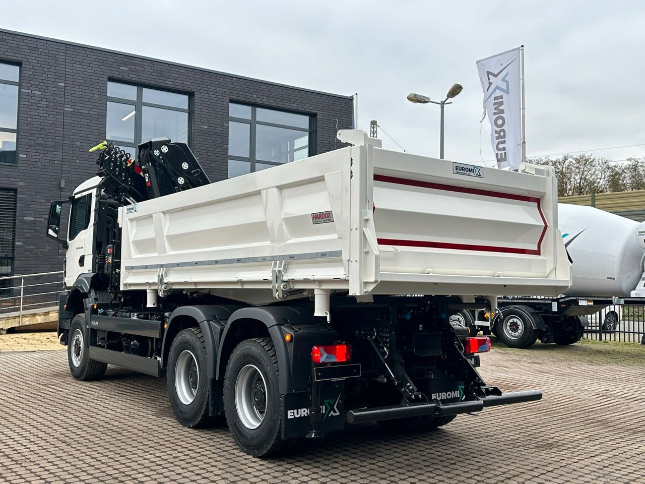 MAN TGS 33.440 6x6 /3-Seiten- Kipper / Kran HIAB 302 - Camion benne, Camion grue: photos 4 MAN TGS 33.440 6x6 /3-Seiten- Kipper / Kran HIAB 302 - Camion benne, Camion grue: photos 4