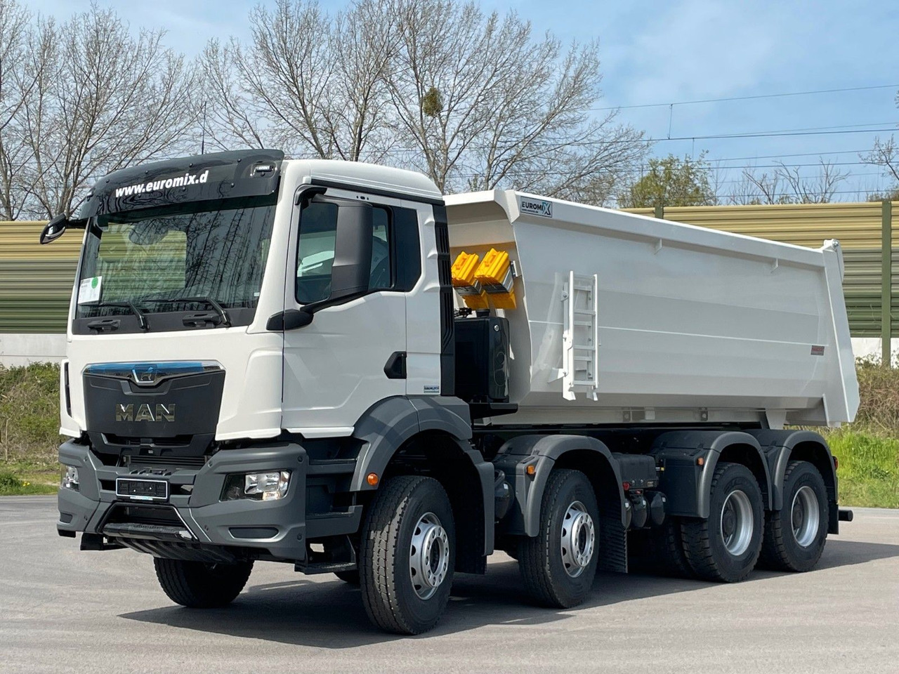 MAN TGS 41.400 8x4 / EUROMIX MTP 20m³/ EURO2 Kipper - Camion multibenne: photos 2 MAN TGS 41.400 8x4 / EUROMIX MTP 20m³/ EURO2 Kipper - Camion multibenne: photos 2