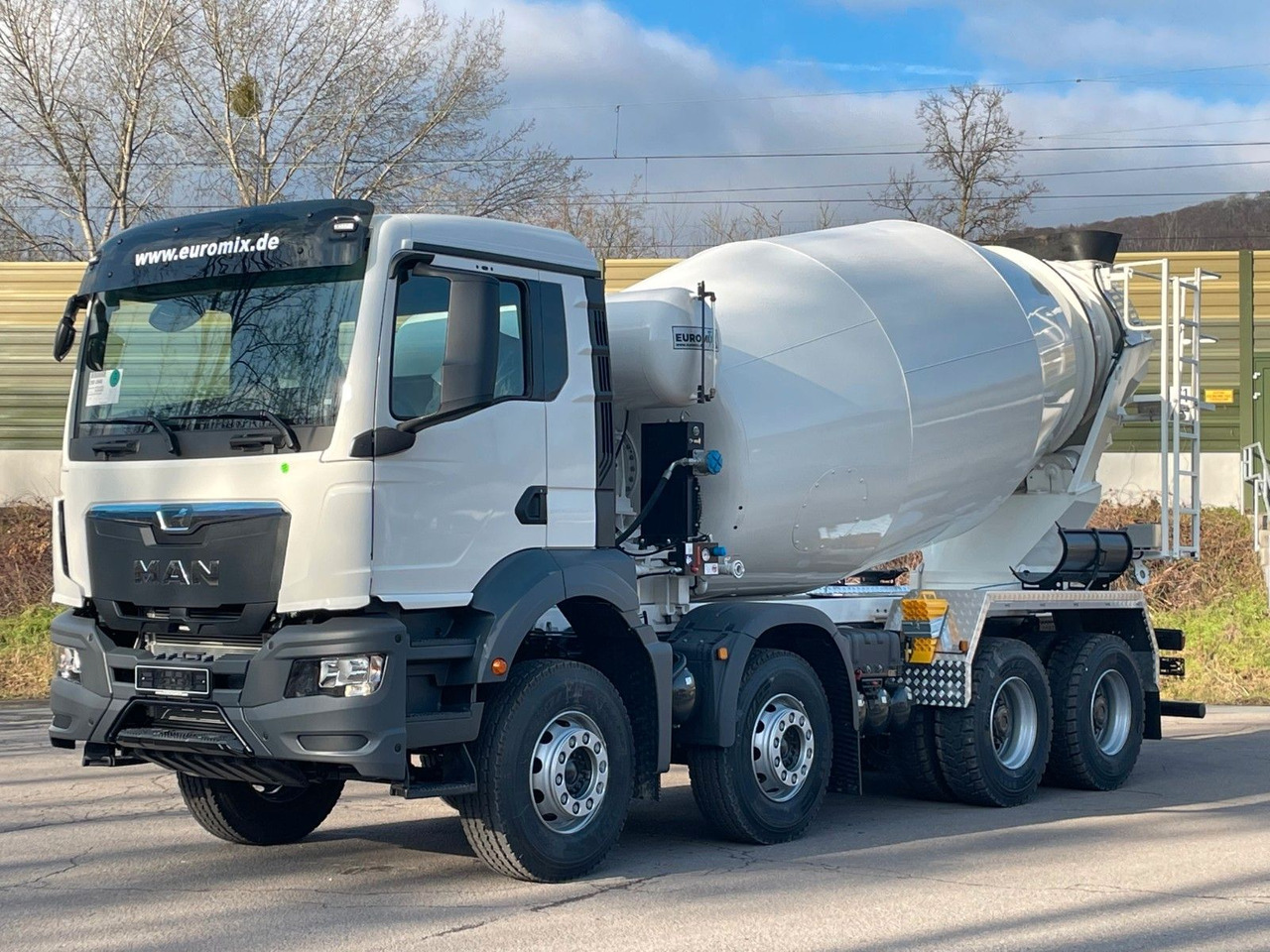 MAN TGS 41.400 8x4 / EuromixMTP EM 12m³ R / EURO 2 - Camion malaxeur: photos 3 MAN TGS 41.400 8x4 / EuromixMTP EM 12m³ R / EURO 2 - Camion malaxeur: photos 3