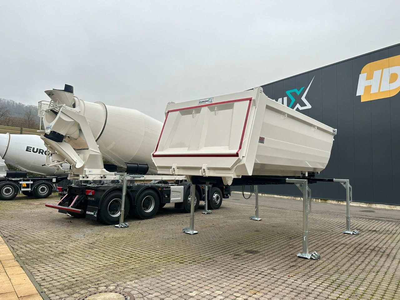 MAN TGS 41.480 8x4 WECHSELSYSTEM KIPPER+MISCHER - Camion benne: photos 4 MAN TGS 41.480 8x4 WECHSELSYSTEM KIPPER+MISCHER - Camion benne: photos 4