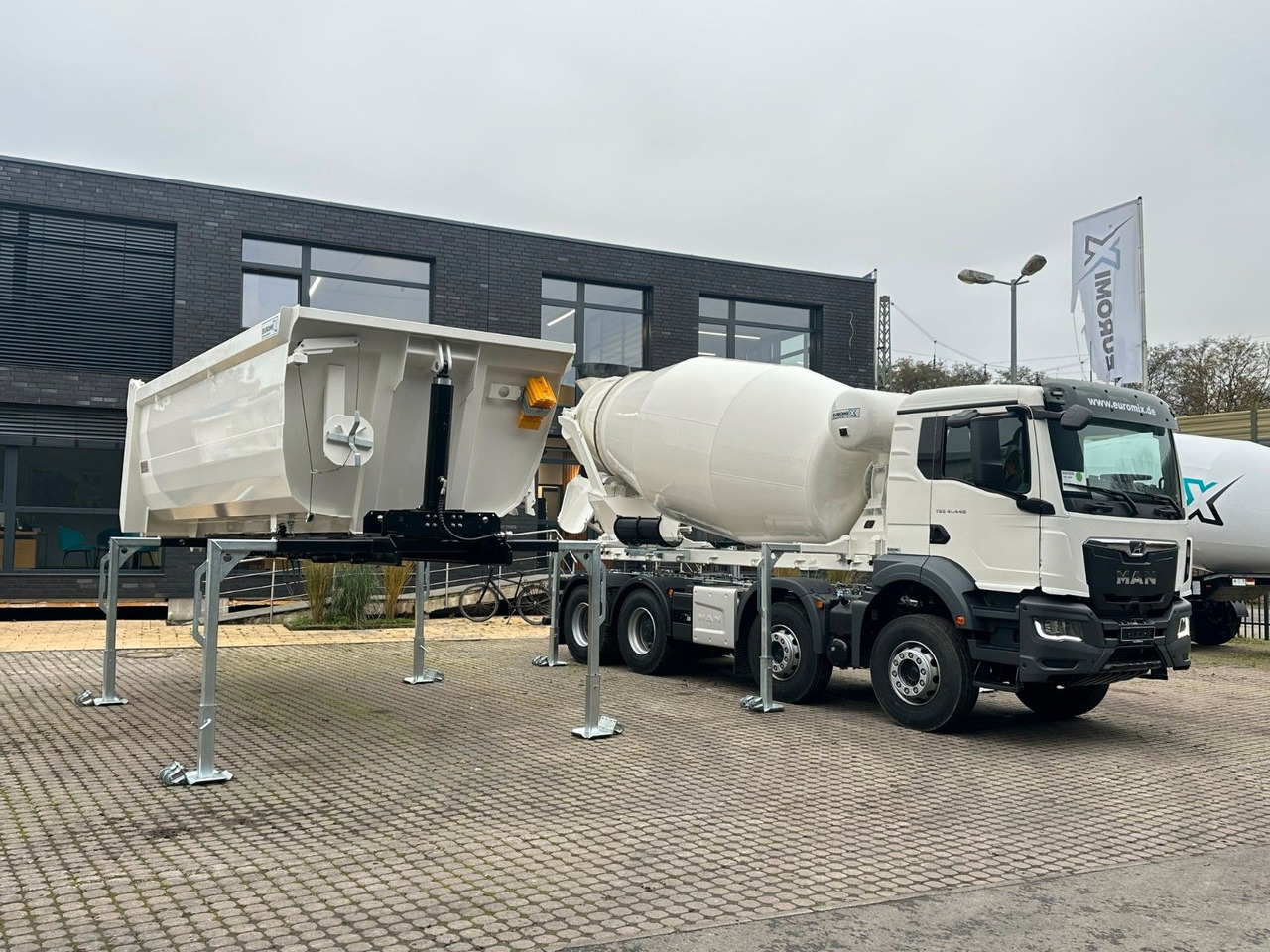 MAN TGS 41.480 8x4 WECHSELSYSTEM KIPPER+MISCHER - Camion malaxeur, Benne pour poids lourds: photos 1 MAN TGS 41.480 8x4 WECHSELSYSTEM KIPPER+MISCHER - Camion malaxeur, Benne pour poids lourds: photos 1