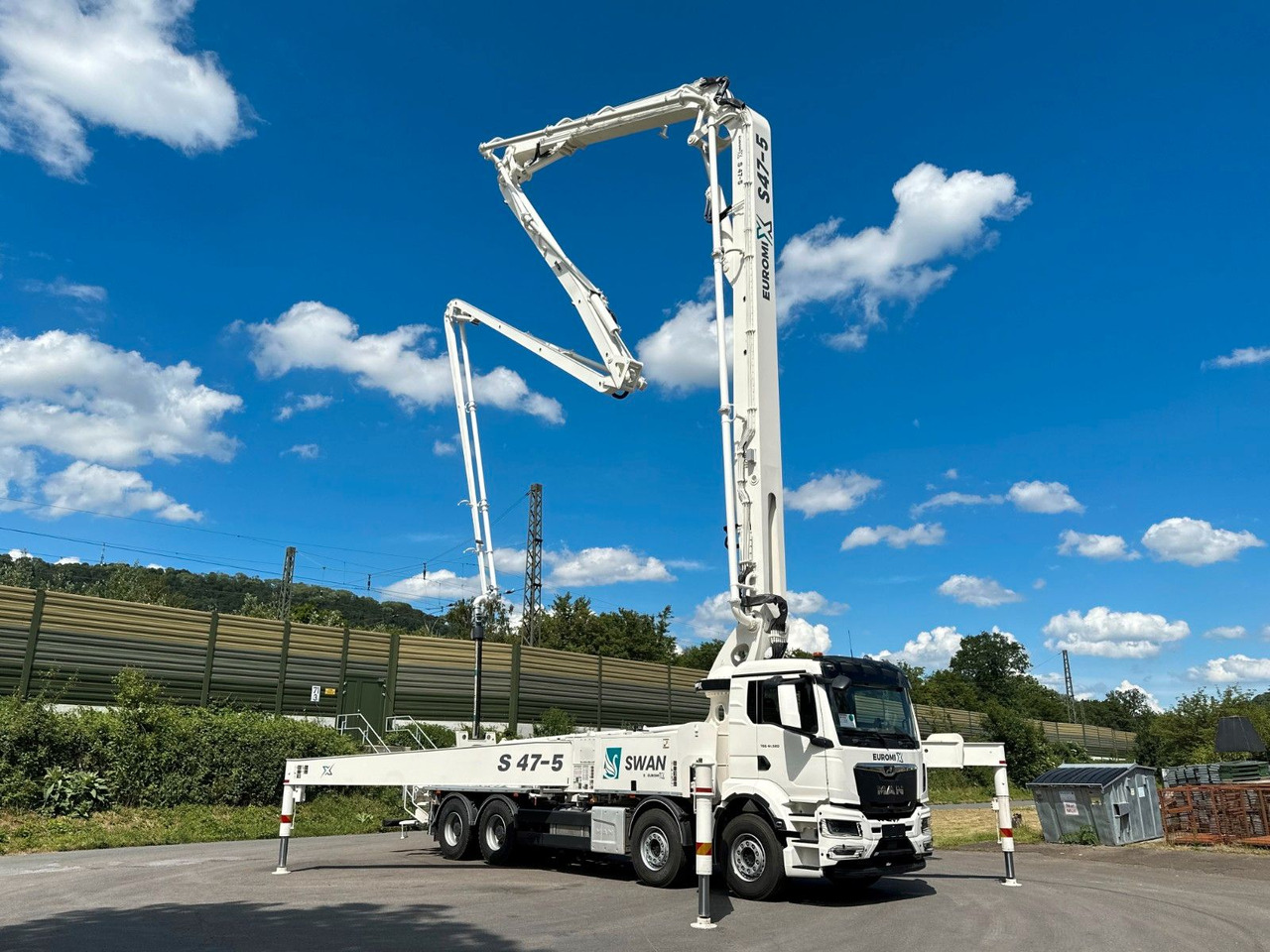 MAN TGS 41.520 8x4 SWAN TSP 47-5 160RZ ( 47m ) - Camion pompe: photos 1 MAN TGS 41.520 8x4 SWAN TSP 47-5 160RZ ( 47m ) - Camion pompe: photos 1