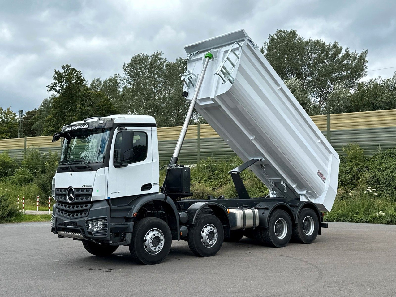 Camion benne Mercedes-Benz 4142 8X4  Mulden-  Kipper -  EuromixMTP: photos 10