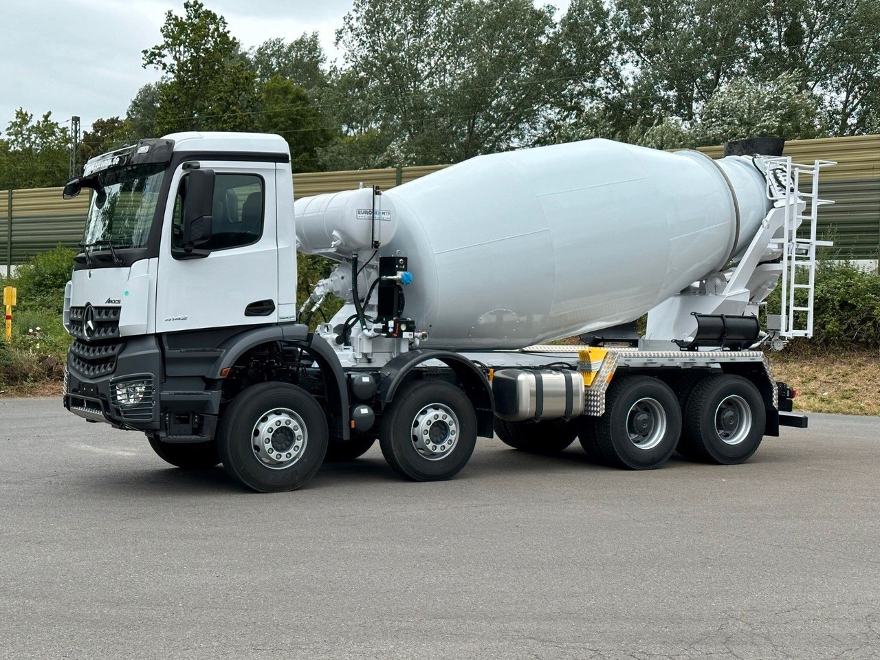 Mercedes-Benz AROCS 5 4142 B 8X4 Euro 3 EuromixMTP EM 10 - Camion malaxeur: photos 3 Mercedes-Benz AROCS 5 4142 B 8X4 Euro 3 EuromixMTP EM 10 - Camion malaxeur: photos 3