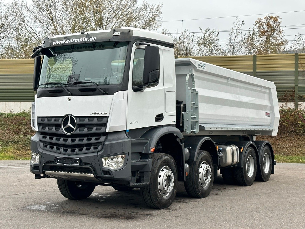 Mercedes-Benz AROCS 5 4145 8X4 E6e EuromixMTP 18m³ Kipper - Camion benne: photos 2 Mercedes-Benz AROCS 5 4145 8X4 E6e EuromixMTP 18m³ Kipper - Camion benne: photos 2