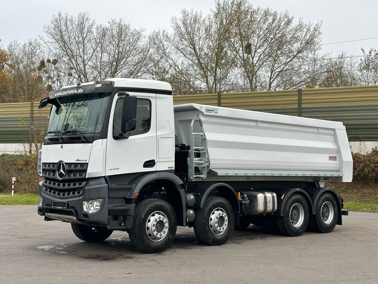 Mercedes-Benz AROCS 5 4145 8X4 E6e EuromixMTP 18m³ Kipper - Camion benne: photos 3 Mercedes-Benz AROCS 5 4145 8X4 E6e EuromixMTP 18m³ Kipper - Camion benne: photos 3