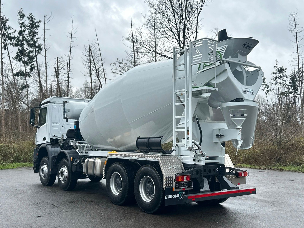 Mercedes-Benz AROCS 5 4242 8x4 Euro5 EuromixMTP EM 12m R - Camion malaxeur: photos 5 Mercedes-Benz AROCS 5 4242 8x4 Euro5 EuromixMTP EM 12m R - Camion malaxeur: photos 5