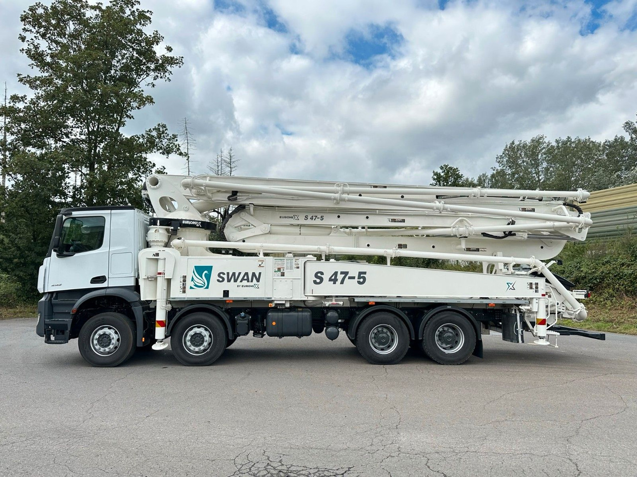 Mercedes-Benz Arocs 5 4142 8x4 SWAN TSP 47-5 160RZ ( 47m ) - Camion pompe: photos 4 Mercedes-Benz Arocs 5 4142 8x4 SWAN TSP 47-5 160RZ ( 47m ) - Camion pompe: photos 4