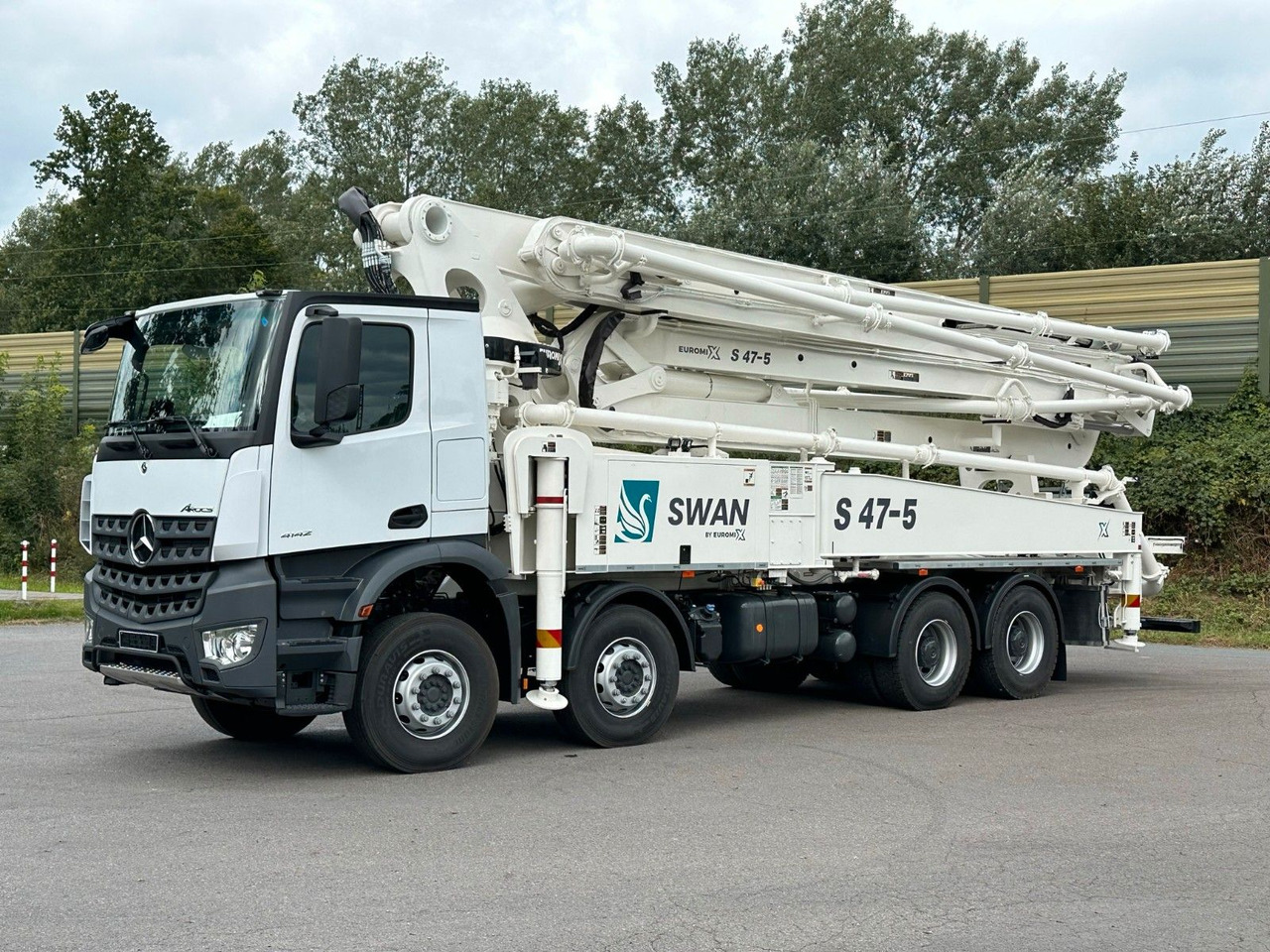 Mercedes-Benz Arocs 5 4142 8x4 SWAN TSP 47-5 160RZ ( 47m ) - Camion pompe: photos 1 Mercedes-Benz Arocs 5 4142 8x4 SWAN TSP 47-5 160RZ ( 47m ) - Camion pompe: photos 1