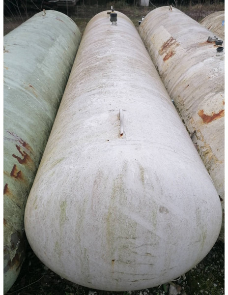 De Visser gastank Used Propane/Butane LPG tanks 1600 L (0,8 ton) Used ID 1.200 - Réservoir de carburant: photos 3 De Visser gastank Used Propane/Butane LPG tanks 1600 L (0,8 ton) Used ID 1.200 - Réservoir de carburant: photos 3
