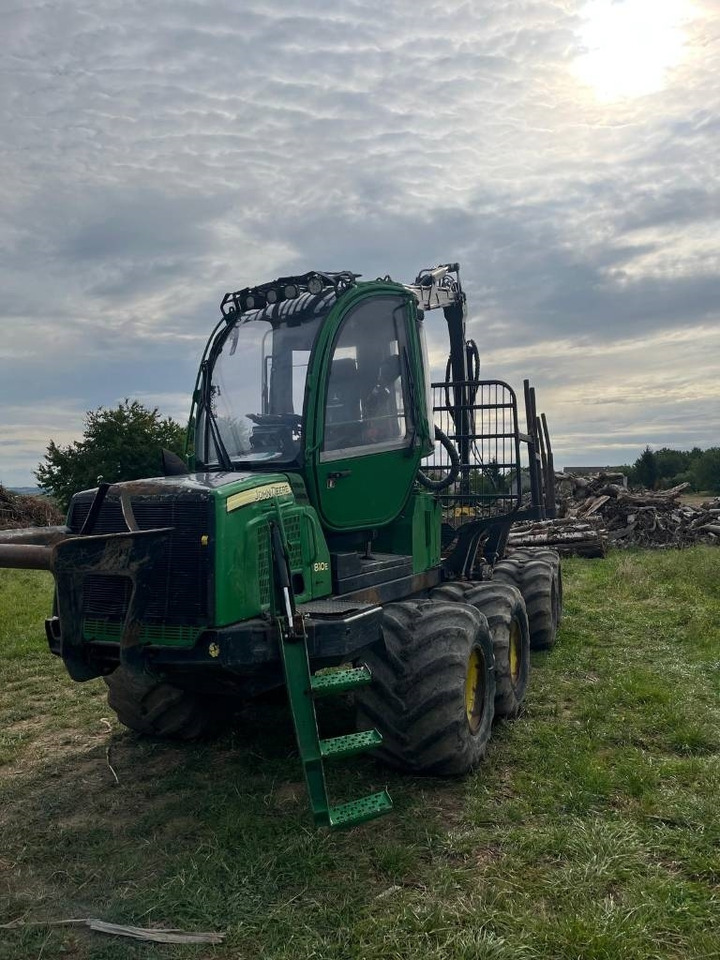 John Deere 810 E - Porteur: photos 2 John Deere 810 E - Porteur: photos 2