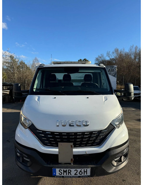 Iveco Daily 35C18, Flatbed + alu-side boards, 3.0TDi, 2022 - Camion plateau: photos 2 Iveco Daily 35C18, Flatbed + alu-side boards, 3.0TDi, 2022 - Camion plateau: photos 2