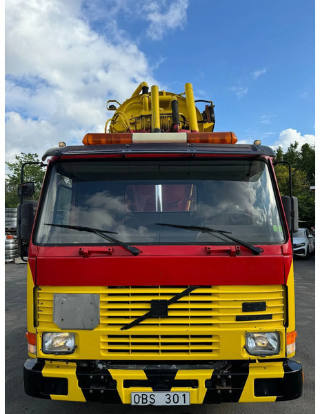 Volvo FL 10.320 4x2, Tipper 12m3 Sludge & Flushing Truck, with remote control, YM: 1990 - Camion hydrocureur: photos 2 Volvo FL 10.320 4x2, Tipper 12m3 Sludge & Flushing Truck, with remote control, YM: 1990 - Camion hydrocureur: photos 2