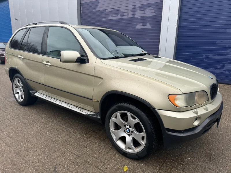 BMW X5 **3.0-PETROL-ESSENCE** - SUV: photos 3 BMW X5 **3.0-PETROL-ESSENCE** - SUV: photos 3