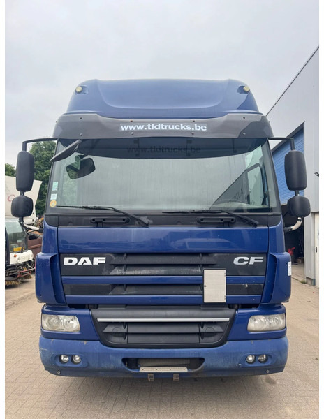 DAF CF 75.310 **EURO 5-FRENCH TRUCK** - Camion fourgon: photos 2 DAF CF 75.310 **EURO 5-FRENCH TRUCK** - Camion fourgon: photos 2