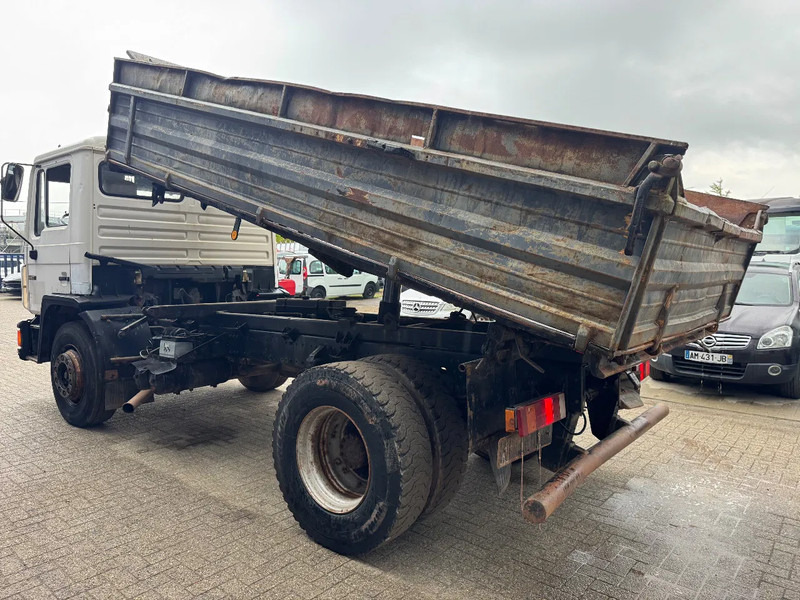 MAN 19.272 **6CYL-FULL STEEL-GERMAN TRUCK** - Camion benne: photos 4 MAN 19.272 **6CYL-FULL STEEL-GERMAN TRUCK** - Camion benne: photos 4
