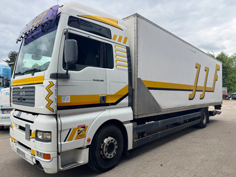 MAN TGA 18.360 **MANUAL GEARBOX-BOITE MANUELLE** - Camion fourgon: photos 1 MAN TGA 18.360 **MANUAL GEARBOX-BOITE MANUELLE** - Camion fourgon: photos 1